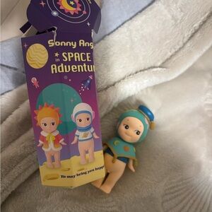 Sonny Angel space adventure- Earth